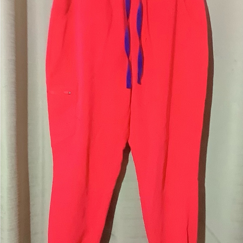 Figs Scrub Shocking Pink High waisted Zamora Joggers Medium Petite M/P - Picture 3 of 5